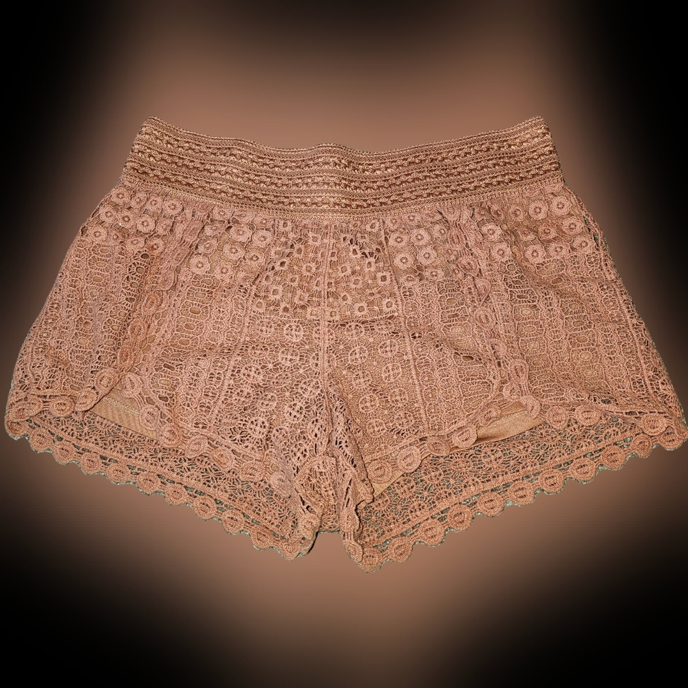 Lined lace shorts